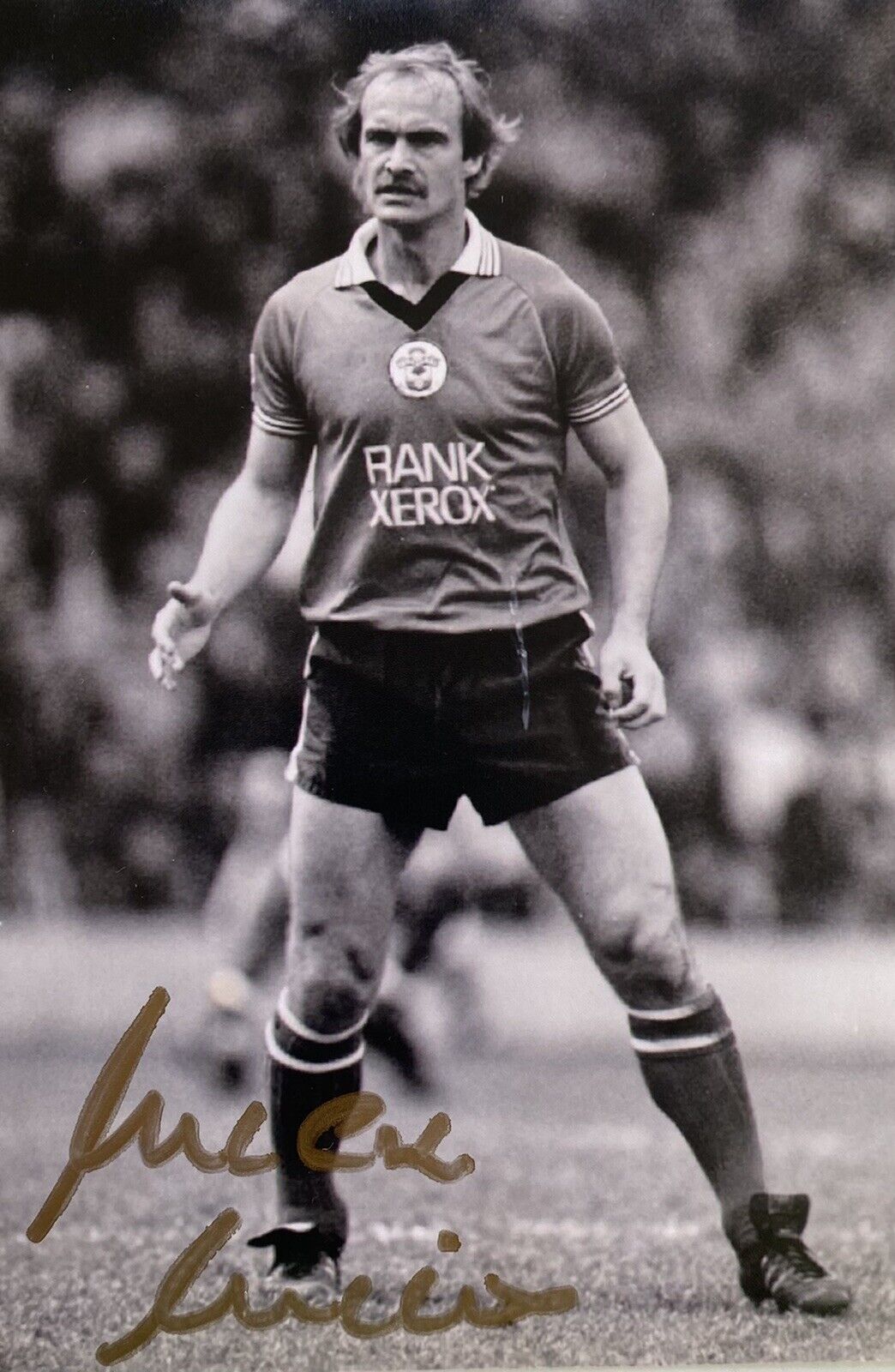 Mick Mills Genuine Hand Signed Southampton 6X4 Photo Poster painting