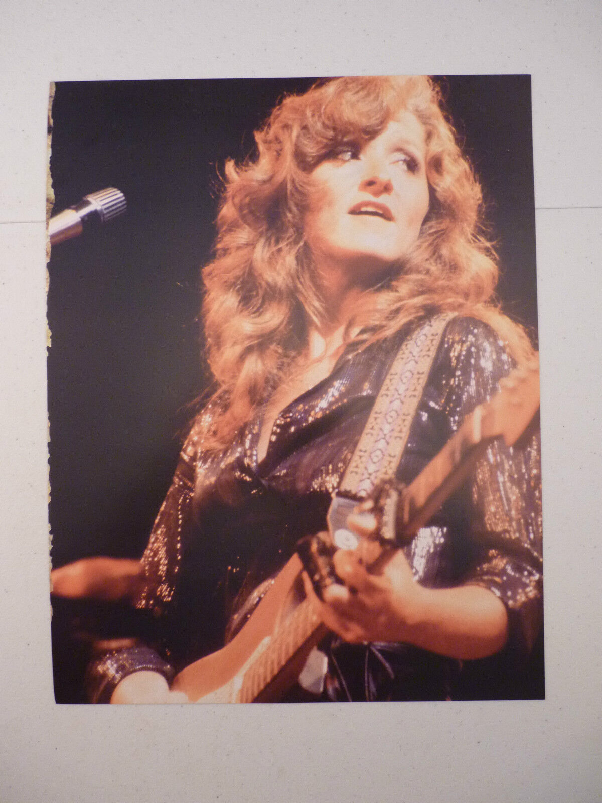 Bonnie Raitt Country Guitarist 12x9 Coffee Table Book Photo Poster painting Page