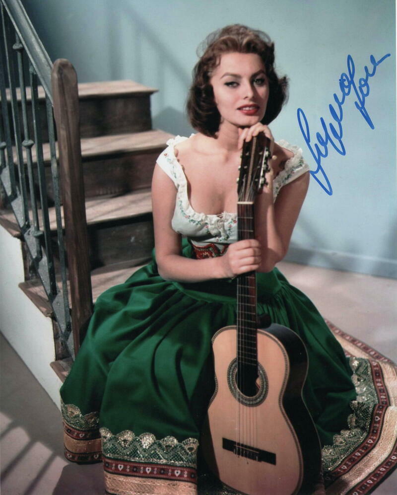 SOPHIA LOREN SIGNED AUTOGRAPH 8X10 Photo Poster painting - IT STARTED IN NAPLES, SUNFLOWER BABE