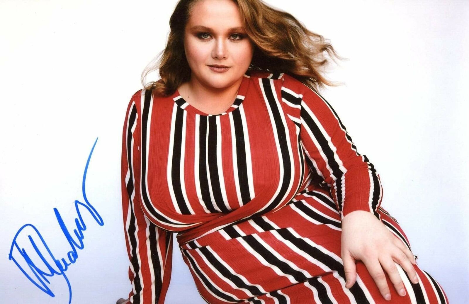 Danielle Macdonald ACTRESS autograph, In-Person signed Photo Poster painting