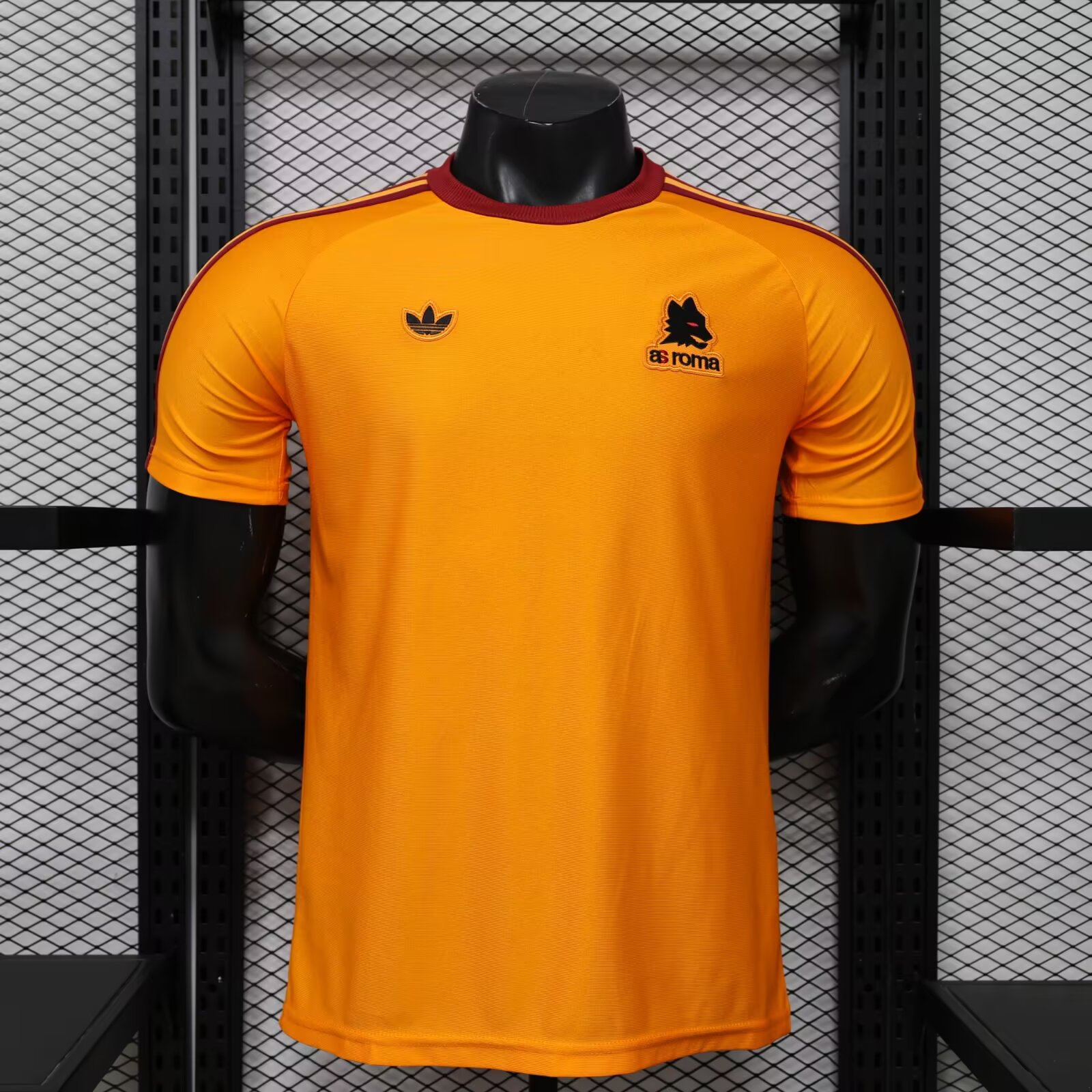 2026/2027 Player Version Roma Leisure Retro Edition Football Jersey 1:1 Thai Quality（The player version jersey is a bit tight, please pay attention to the size selection）