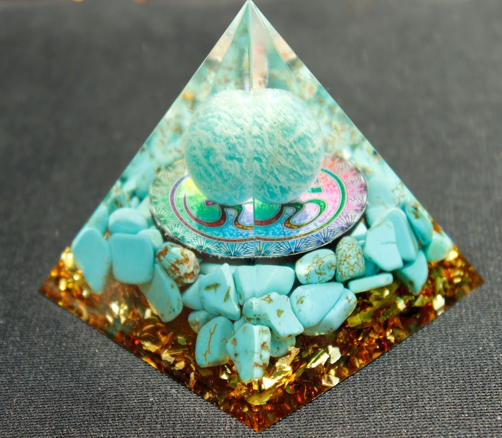 

Orgone Pyramid Chakra - Turquoise, 501 Original