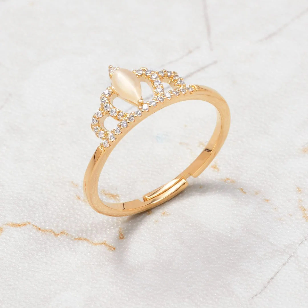 White Cat-eye crown ring