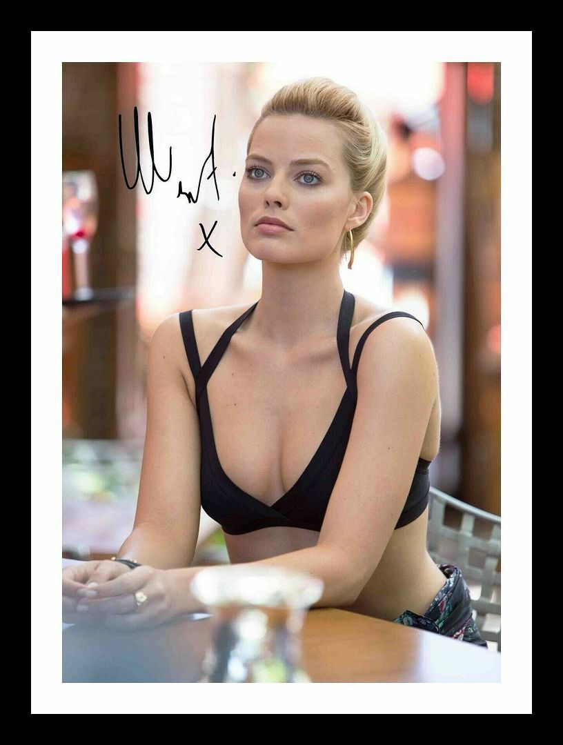 Margot Robbie Autograph Signed & Framed Photo Poster painting 6