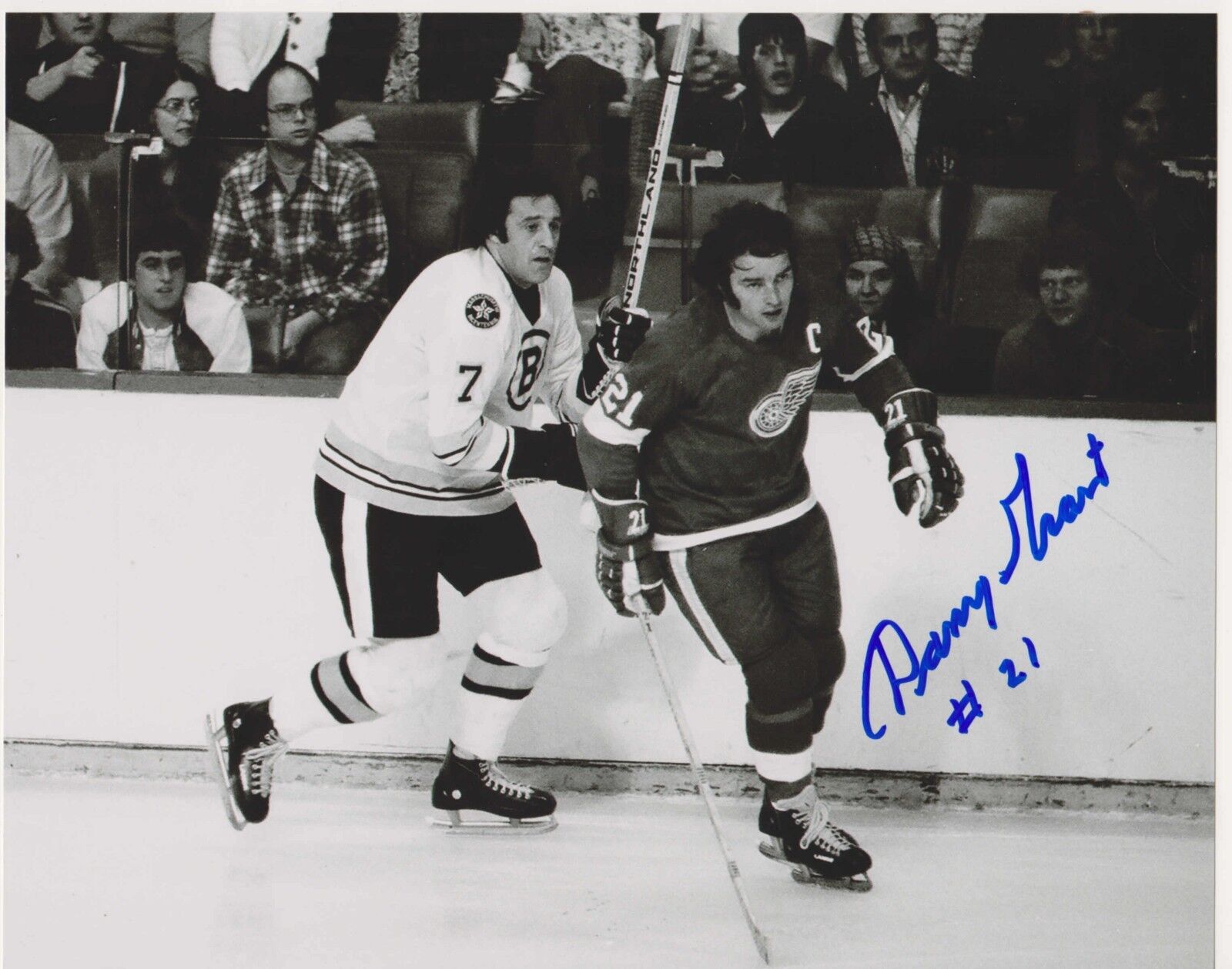 Danny Grant signed Detroit Red Wings 8x10 B&W Photo Poster painting RARE(DEC)