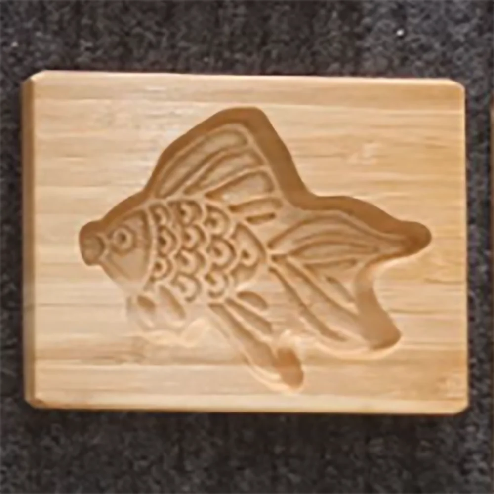Purexcellent&trade; Wooden goldfish pattern home cookie cutter