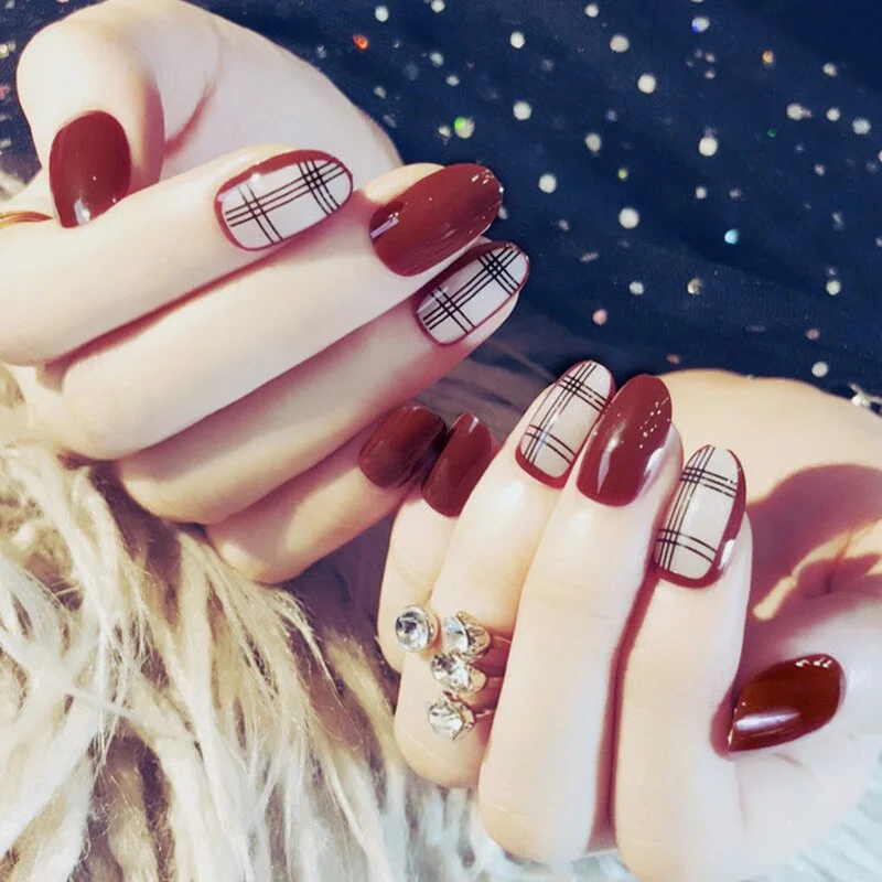 24 Pcs/Set False Nails Full Cover Artificial Fake Nails Press On Tips Painted Design Stickers Short Art Tips with Color Cute Red-Nail Inspo