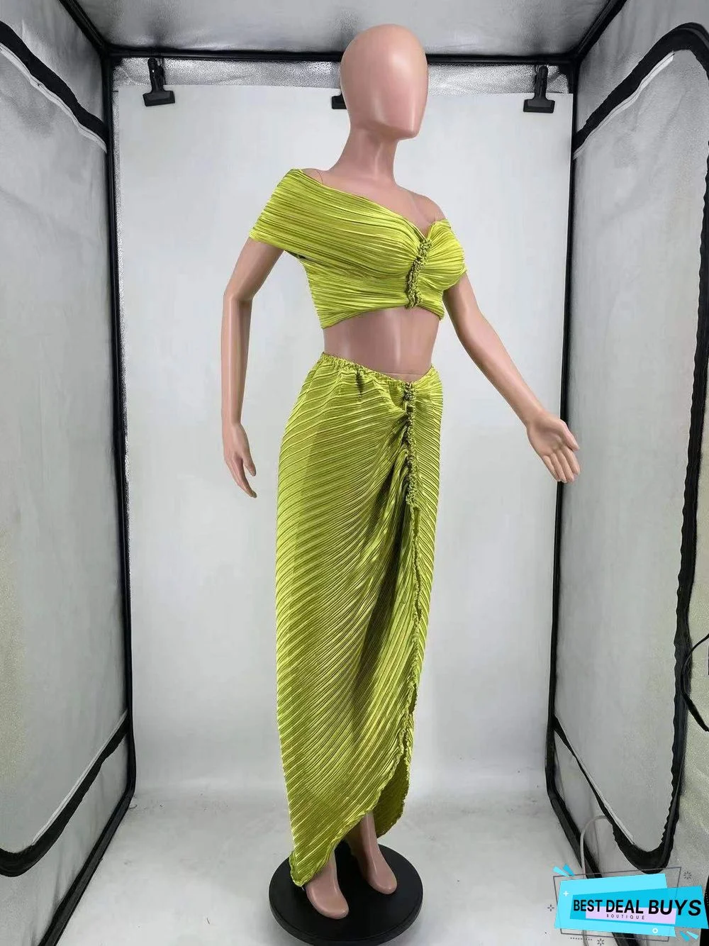 Women Solid Pleated Off Shoulder Top and Skirt Two-Piece Set