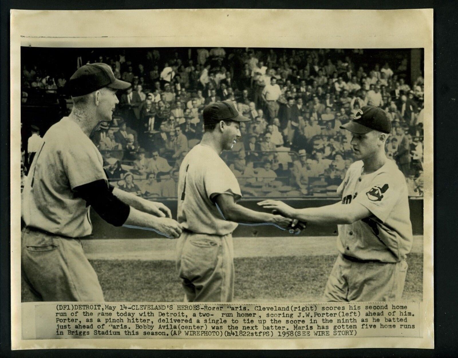 Roger Maris HOME RUN 1958 Press Photo Poster painting Cleveland Indians J.W. Porter Bobby Avila