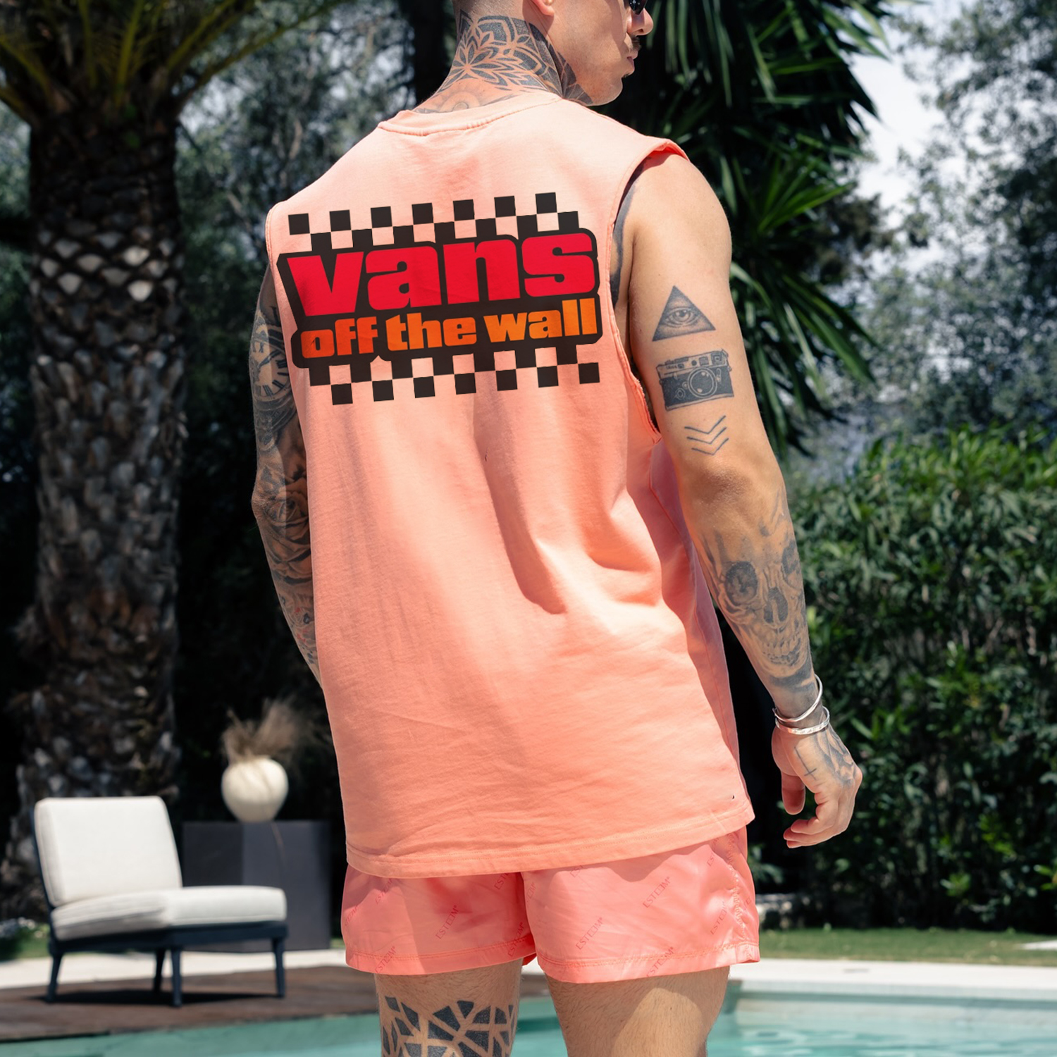  Men's Stylish Sleeveless Tank Top with Tattoo-Friendly Design
