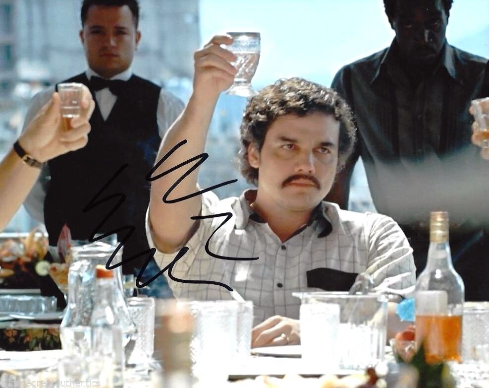 WAGNER MOURA SIGNED NARCOS TV SHOW 8X10 Photo Poster painting 2 COA PROOF PABLO ESCOBAR NETFLIX