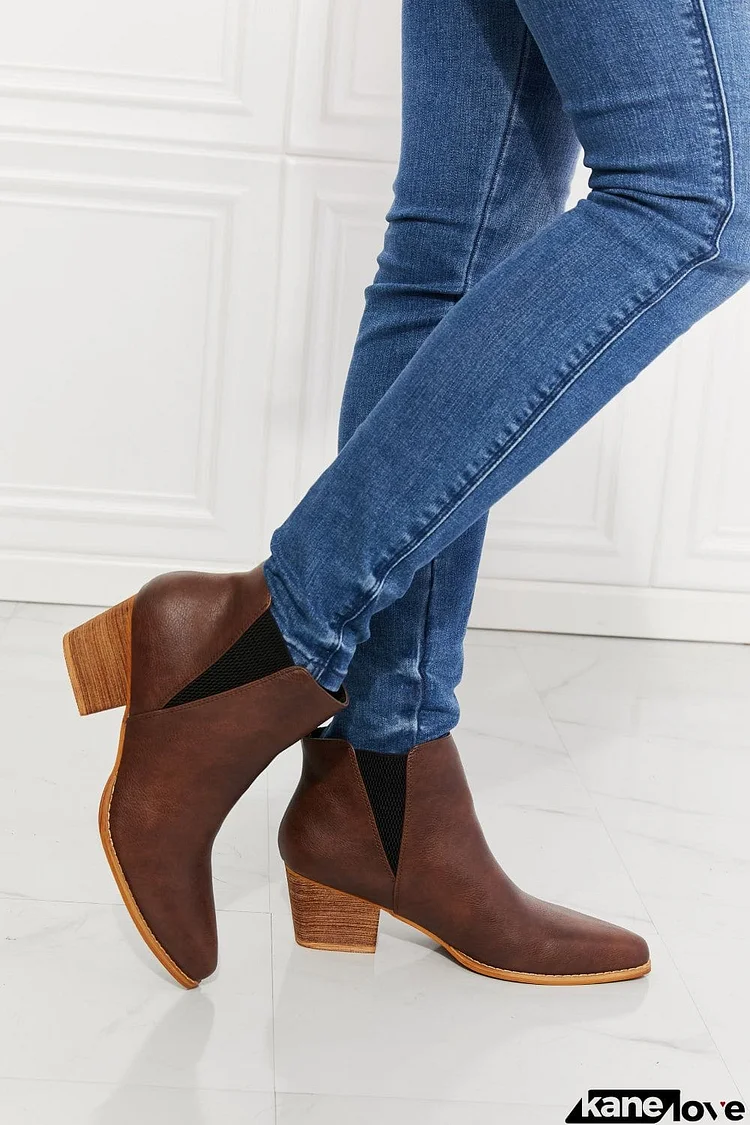 MMShoes Back At It Point Toe Bootie in Chocolate