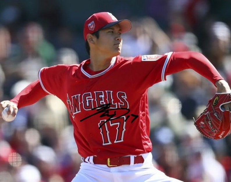 Shohei Ohtani Signed Photo Poster painting 8X10 rp Autographed ** Los Angeles Angels