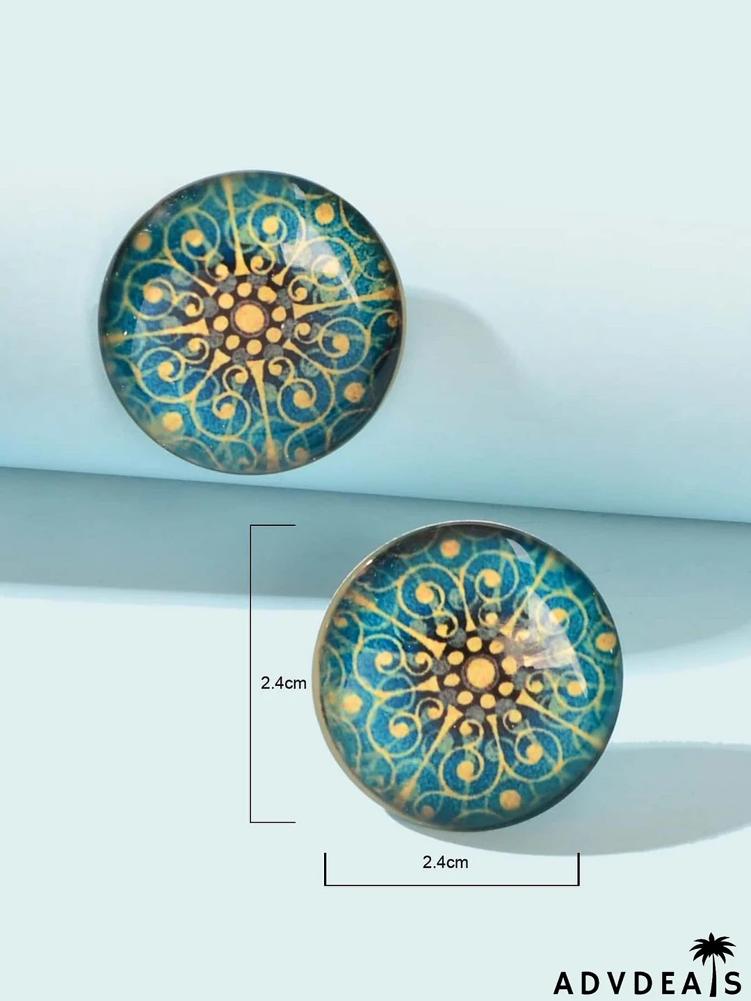 Flower Detail Round Stud Earrings