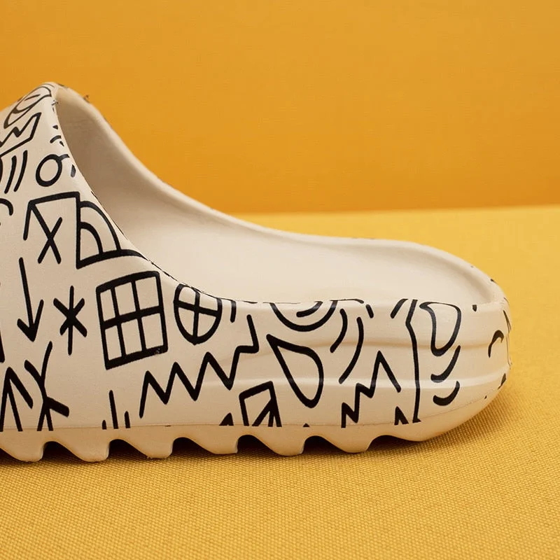 HUCHAO 2021 Summer New Men's Slippers Thick-Soled Non-Slip Sandals Female Graffiti Casual Home Beach Slippers EVA Cartoon Shoes