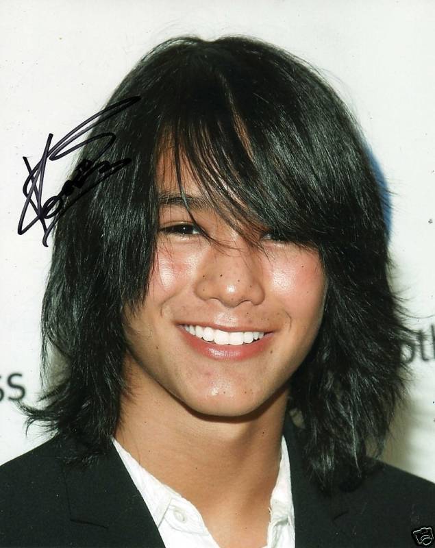 BOO BOO STEWART TWILIGHT ECLIPSE SIGNED 8X10 PICTURE