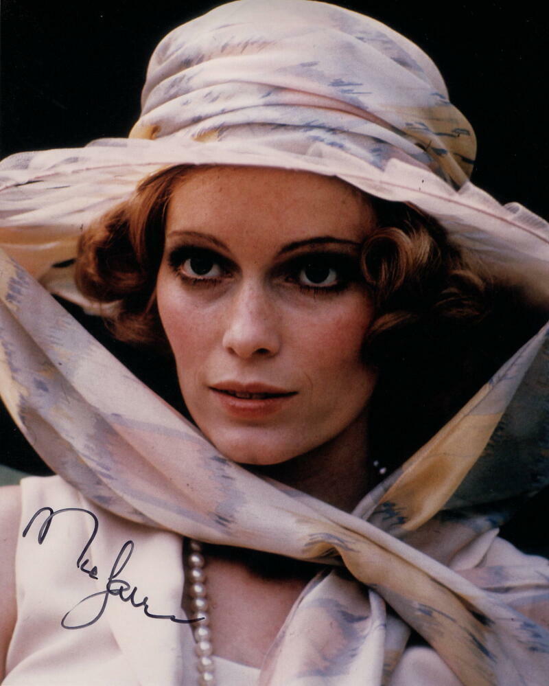 MIA FARROW SIGNED AUTOGRAPH 8X10 Photo Poster painting - ROSEMARY'S BABY, BROADWAY DANNY ROSE