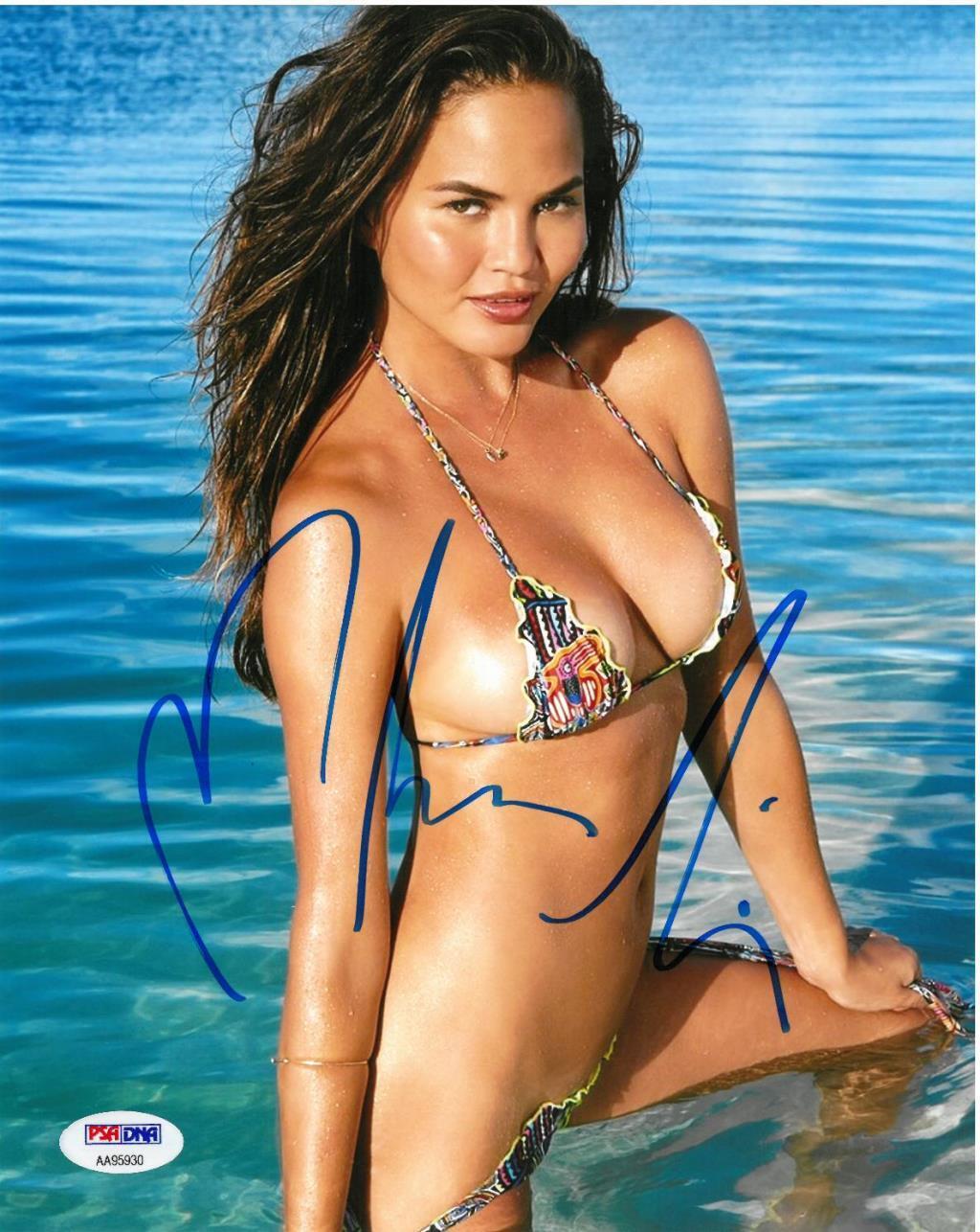 Chrissy Teigen Signed Sexy Authentic Autographed 8x10 Photo Poster painting PSA/DNA #AA95930