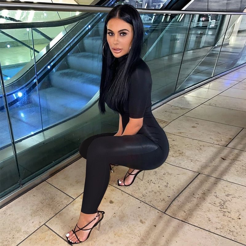 Hugcitar 2021 Short Sleeve Solid Zip Up O-Neck Skinny Bodycon Jumpsuit Spring Summer Women Fashion Streetwear Lounge Wear Romper