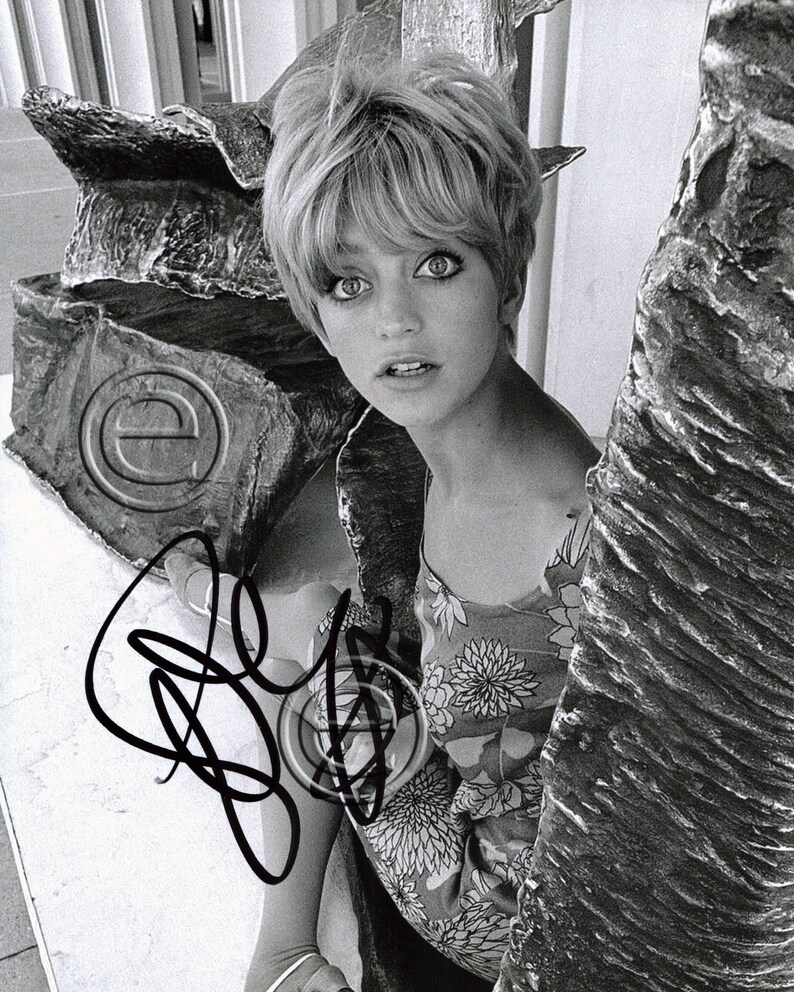 Goldie Hawn Autographed Signed Photo Poster painting 8 x 10 print Photo Poster painting picture poster wall art autograph