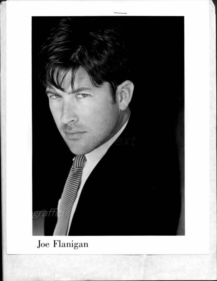 Joe Flanigan - 8x10 Headshot Photo Poster painting w/ Resume - Stargate Atlantis