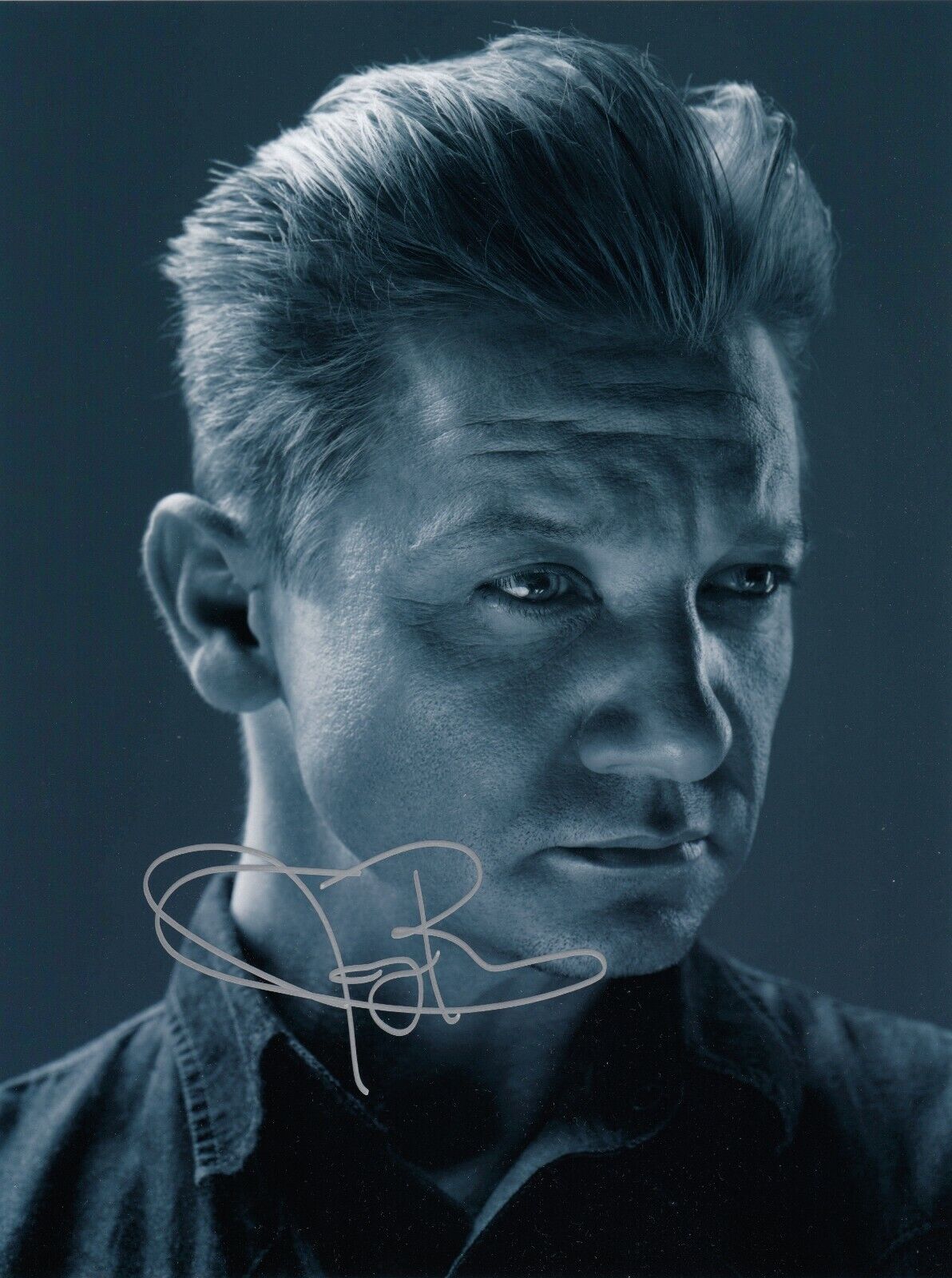 Jeremy Renner Signed Auto 8 x 10 Photo Poster paintinggraph