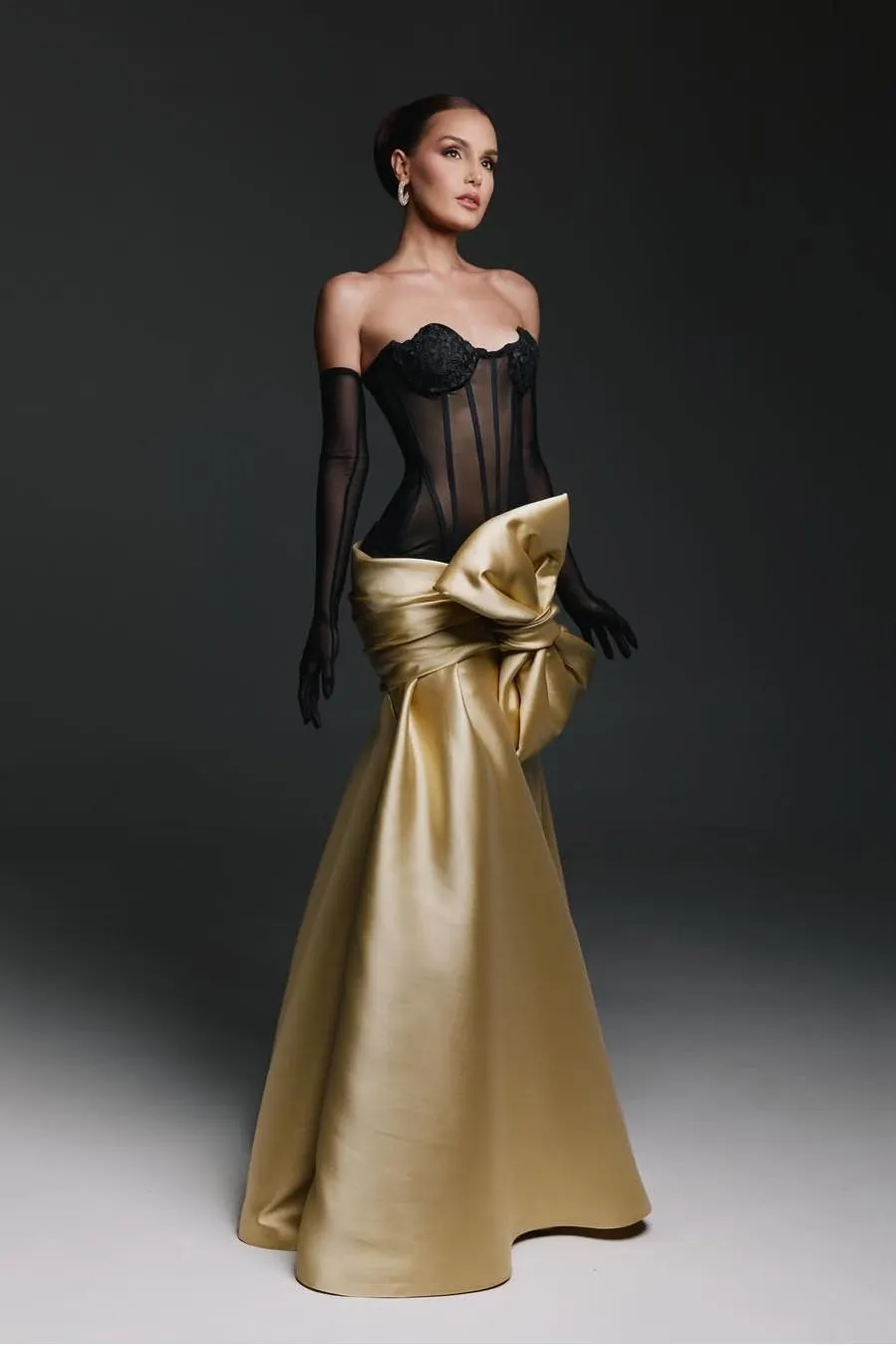 Lussooy Stunning Sleeveless Sweetheart Bow Mermaid Prom Dress with Gloves 