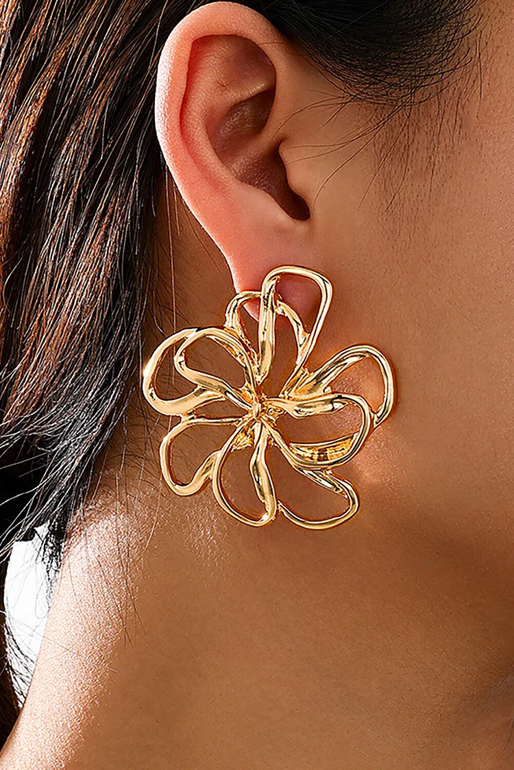 Cutout Oversize Flower Design Fashionable Stud Earrings