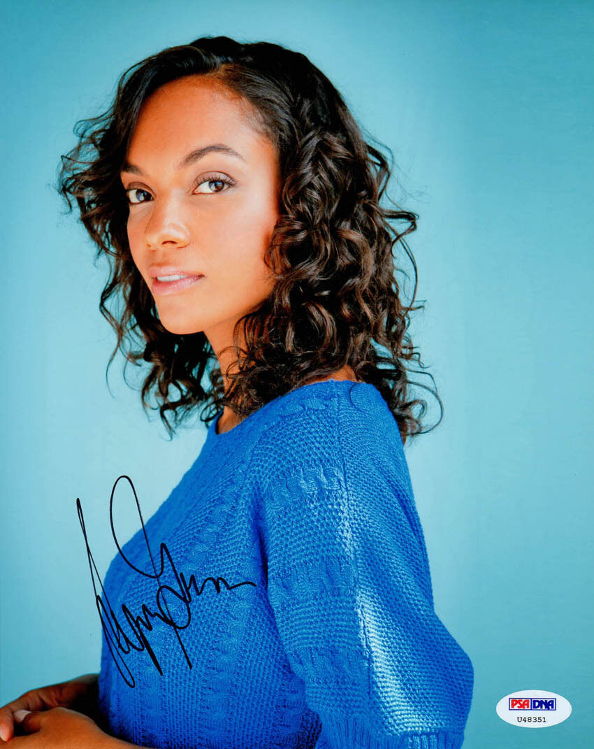 Lyndie Greenwood SIGNED 8x10 Photo Poster painting Jenny Sleepy Hollow SEXY PSA/DNA AUTOGRAPHED