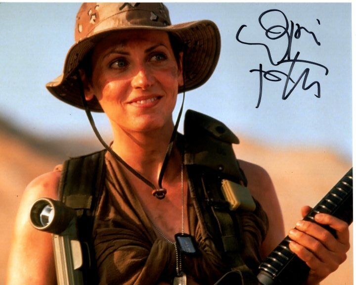 LORI PETTY signed autographed IN THE ARMY NOW CHRISTINE JONES Photo Poster painting