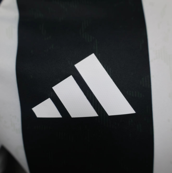 24/25 Juventus Home Player Version Football T-Shirt Thai Quality