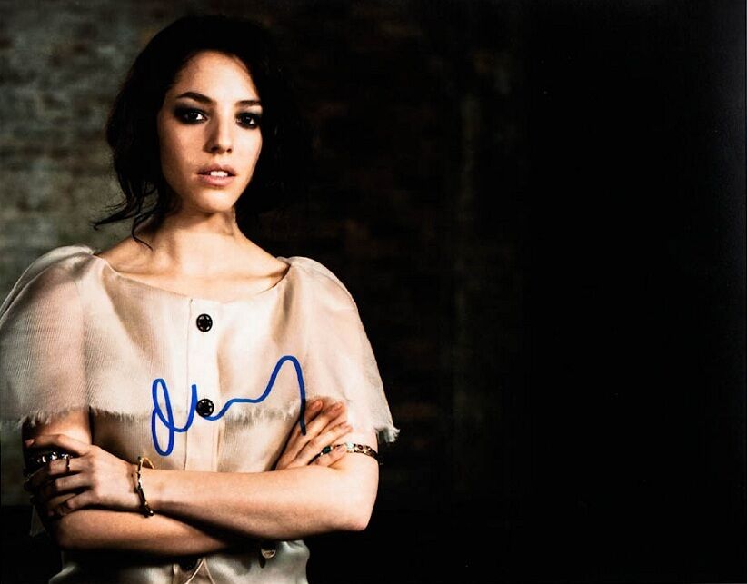 OLIVIA THIRBY In-person Signed Photo Poster painting - JUNO