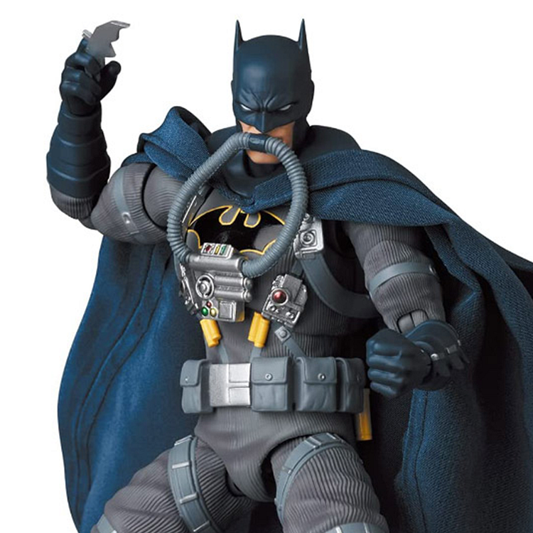 Medicom Toy Batman: Hush MAFEX No.166 Batman (Stealth Jumper Ver.)