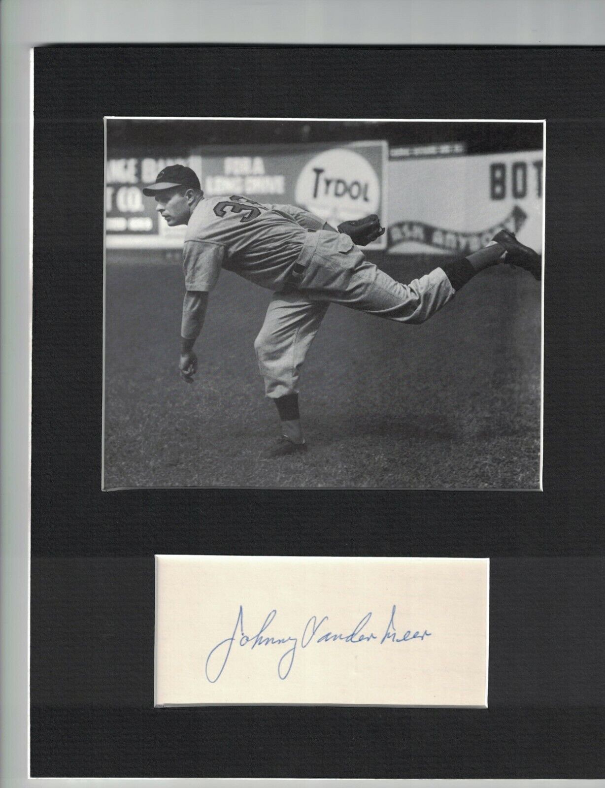 Johnny Vander Meer Cincinnati Reds Signed Cut Matted With Cut Photo Poster painting W/Our COA