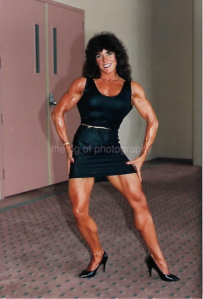 FEMALE BODYBUILDER 80's 90's FOUND Photo Poster painting Color MUSCLE GIRL Original EN 21 57 U