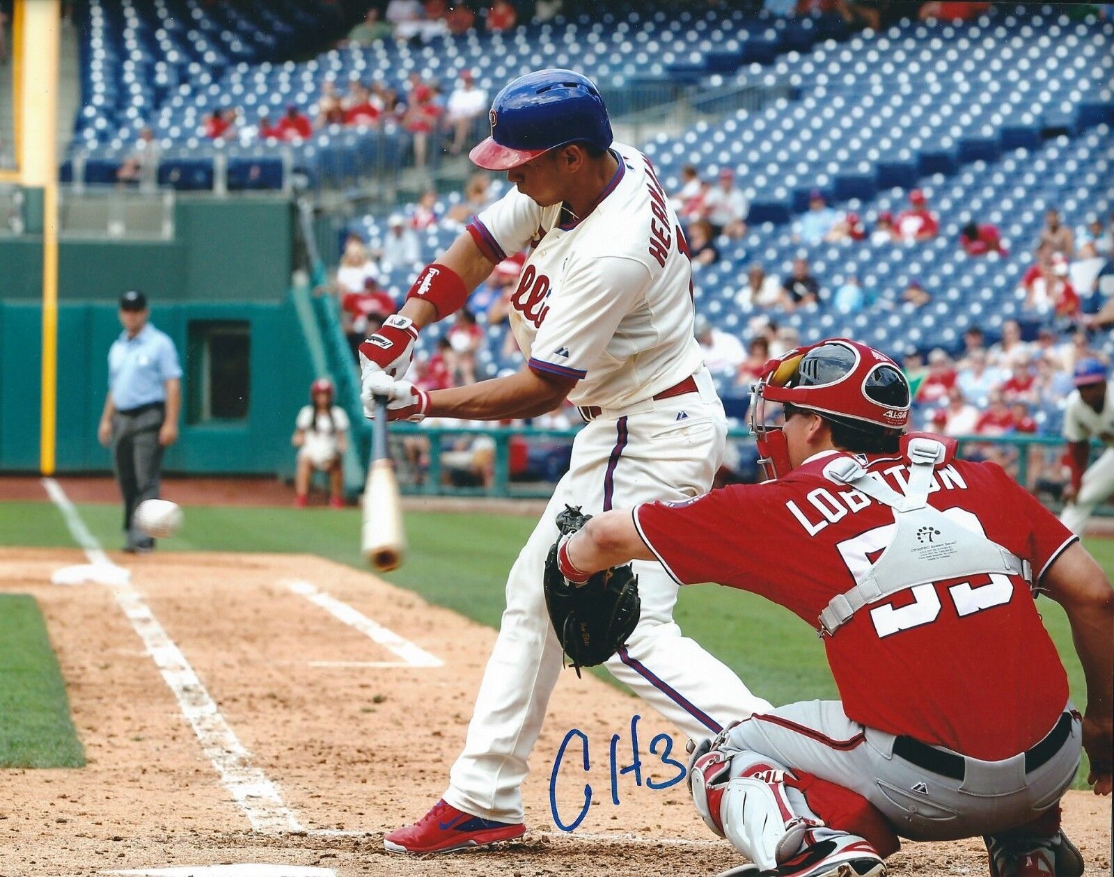 Signed 8x10 CESAR HERNANDEZ Philadelphia Phillies Autographed Photo Poster painting - COA