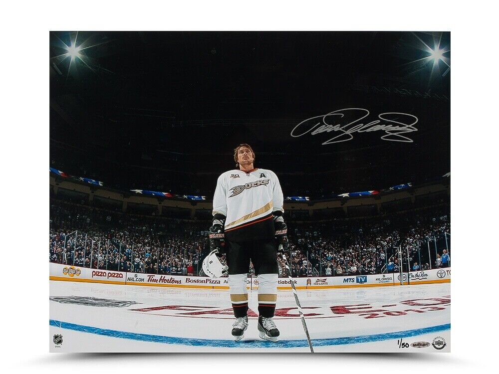 Teemu Selanne Signed Autographed 16X20 Photo Poster painting Standing Ovation