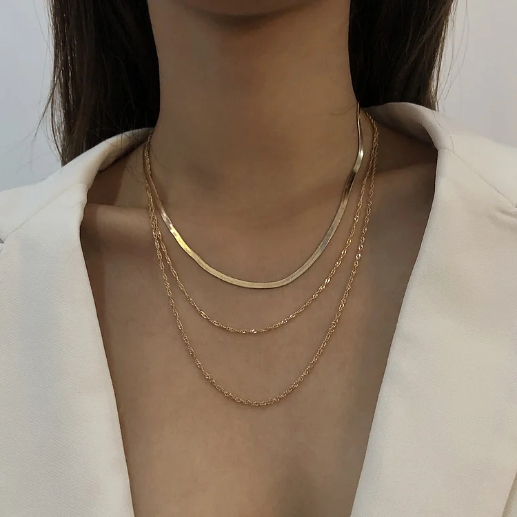 Geometric simple necklace set