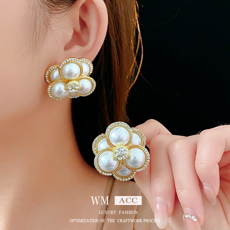 Luxurious Flower Geometric Flower Artificial Pearl Diamond Inlay Earrings