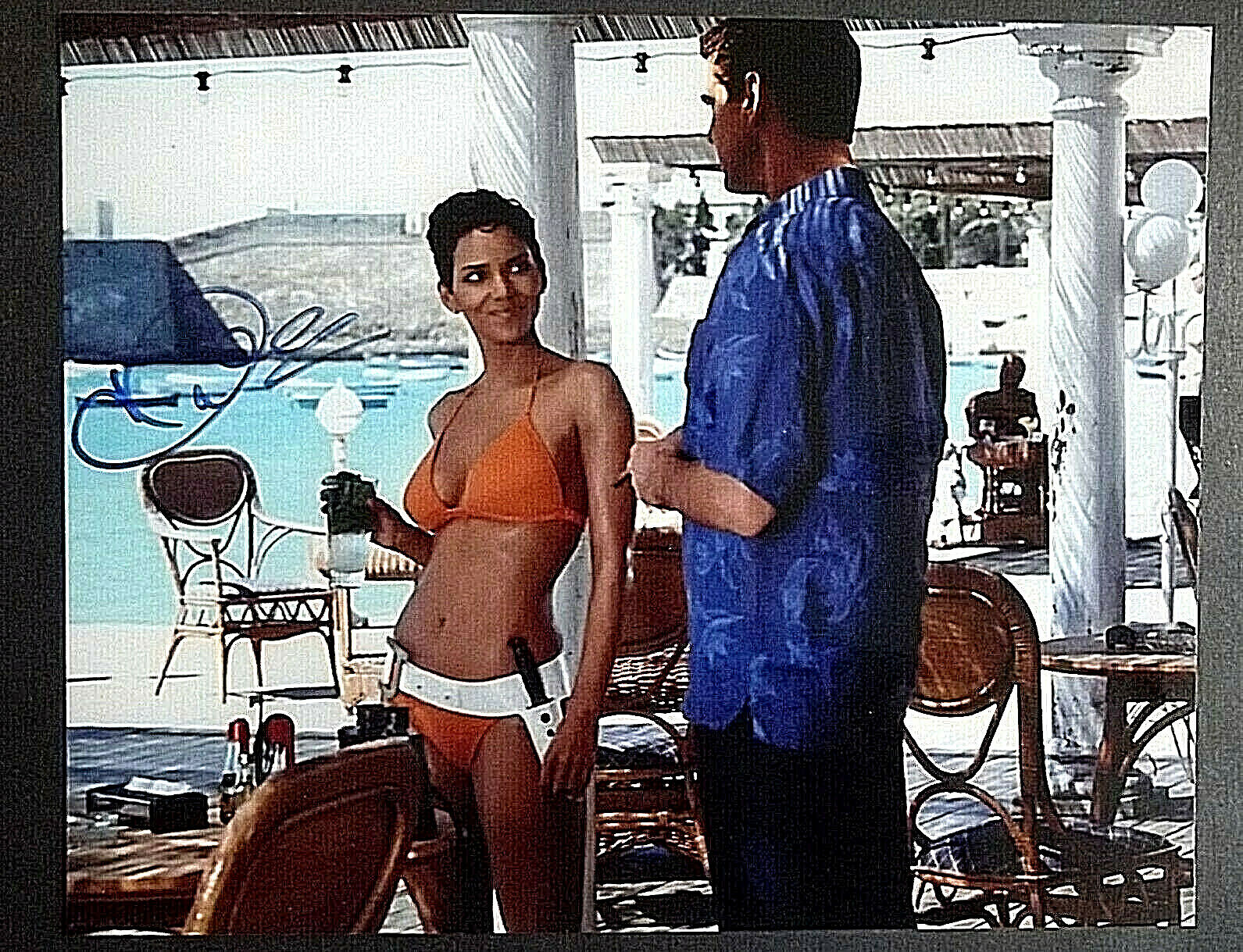 HALLE BERRY AS JINX (DIE ANOTHER DAY) ORIG,SEXY AUTOGRAPH Photo Poster painting (CLASSIC)