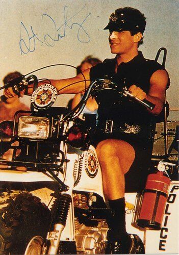 Steve Guttenberg genuine autograph 7x9