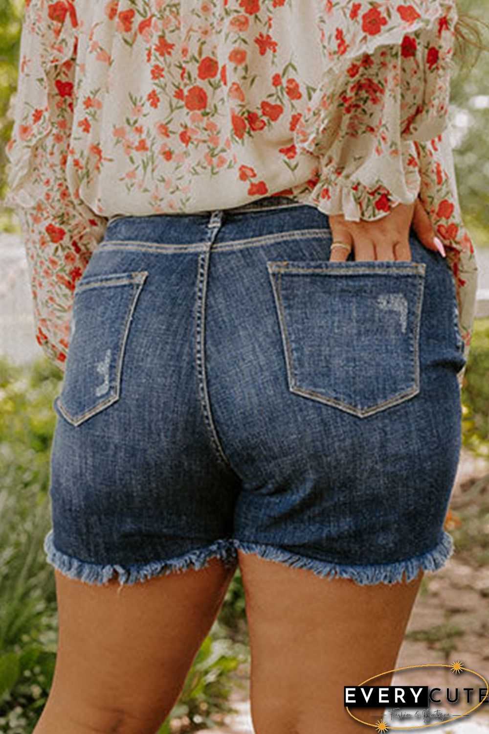 Blue Plus Size Vintage Wash Frayed Denim Shorts
