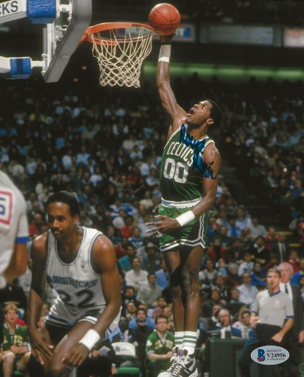 Robert Parish signed Boston Celtics signed 8x10 Photo Poster painting autographed BAS Beckett