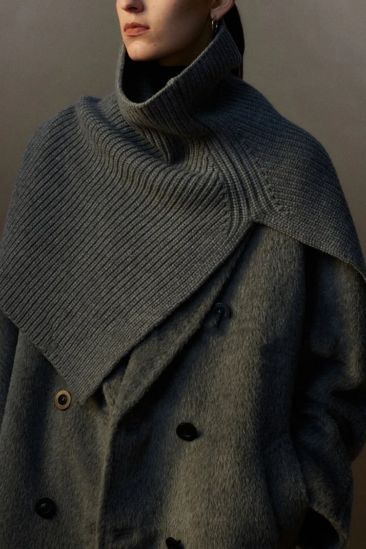 Super Fine Merino Knitted Turtleneck Split Scarf