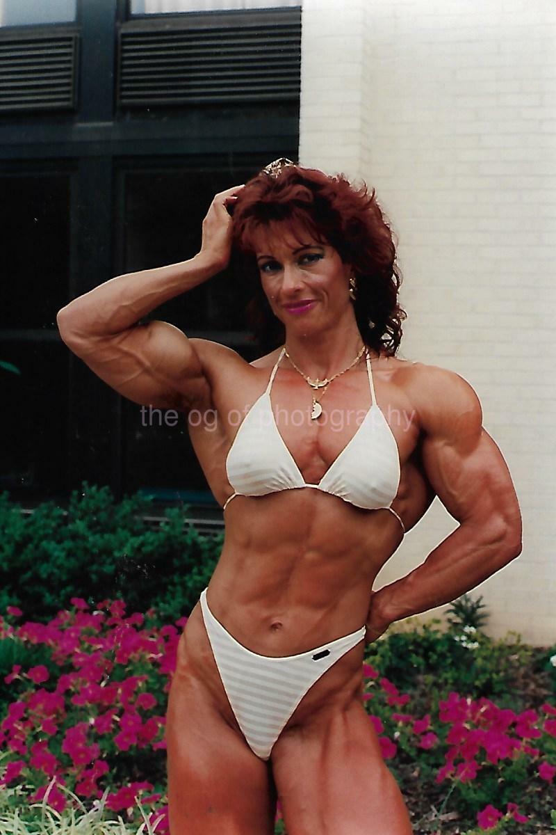 FEMALE BODYBUILDER 80's 90's FOUND Photo Poster painting Color MUSCLE GIRL Original EN 112 29 C