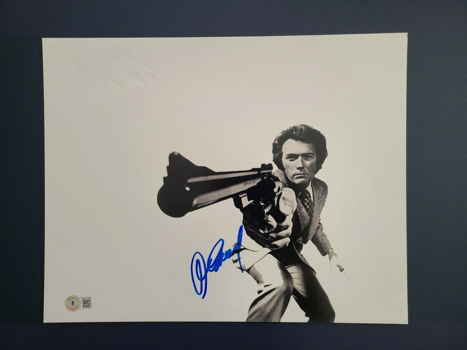 CLINT EASTWOOD signed 11x14 DIRTY HARRY Photo Poster painting Beckett BAS LOA