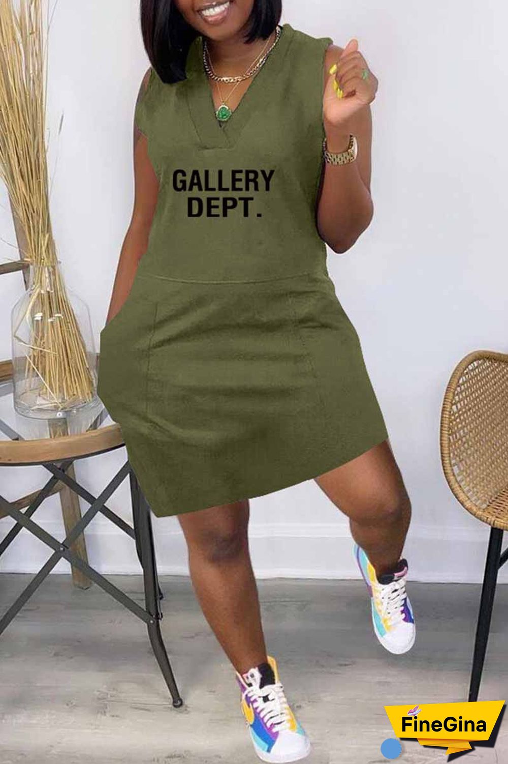 Army Green Street Print Letter V Neck One Step Skirt Dresses