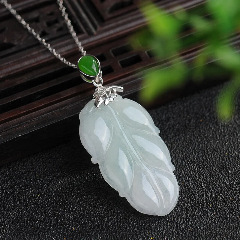 Green Leaf Agate Necklace