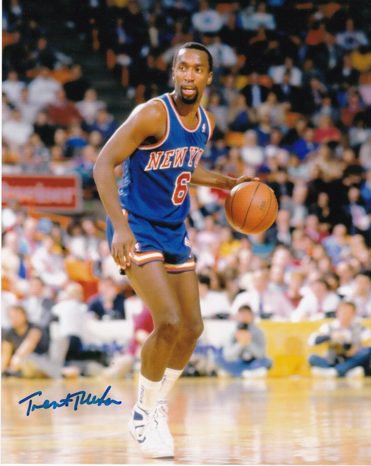 TRENT TUCKER NEW YORK KNICKS ACTION SIGNED 8x10