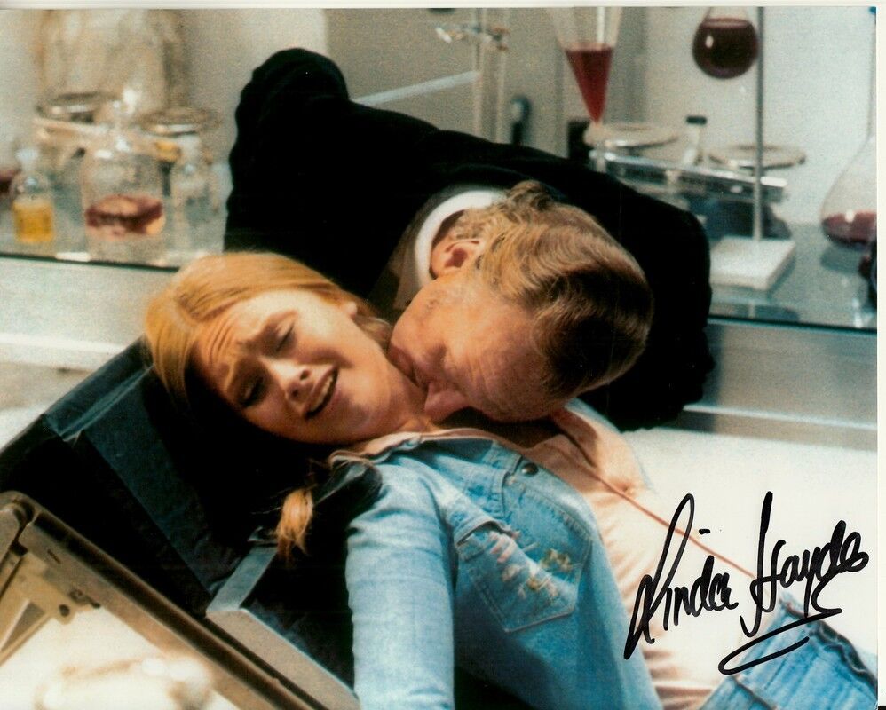 LINDA HAYDEN hand-signed VAMPIRA 8x10 uacc rd coa VICTIM OF OLD DRAC DAVID NIVEN